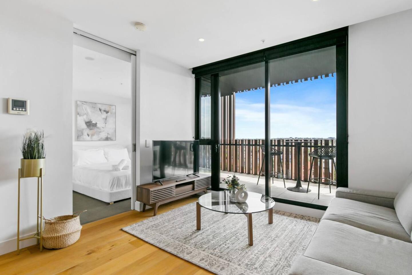 Charm Located In The Heart Of Ivanhoe Melbourne