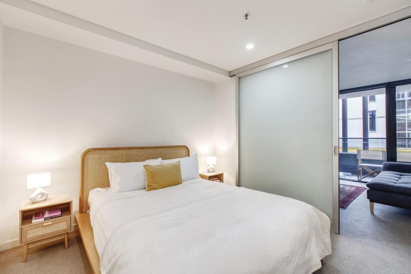 Bourke St Beckons - A Cosy Inner-city Locale Melbourne