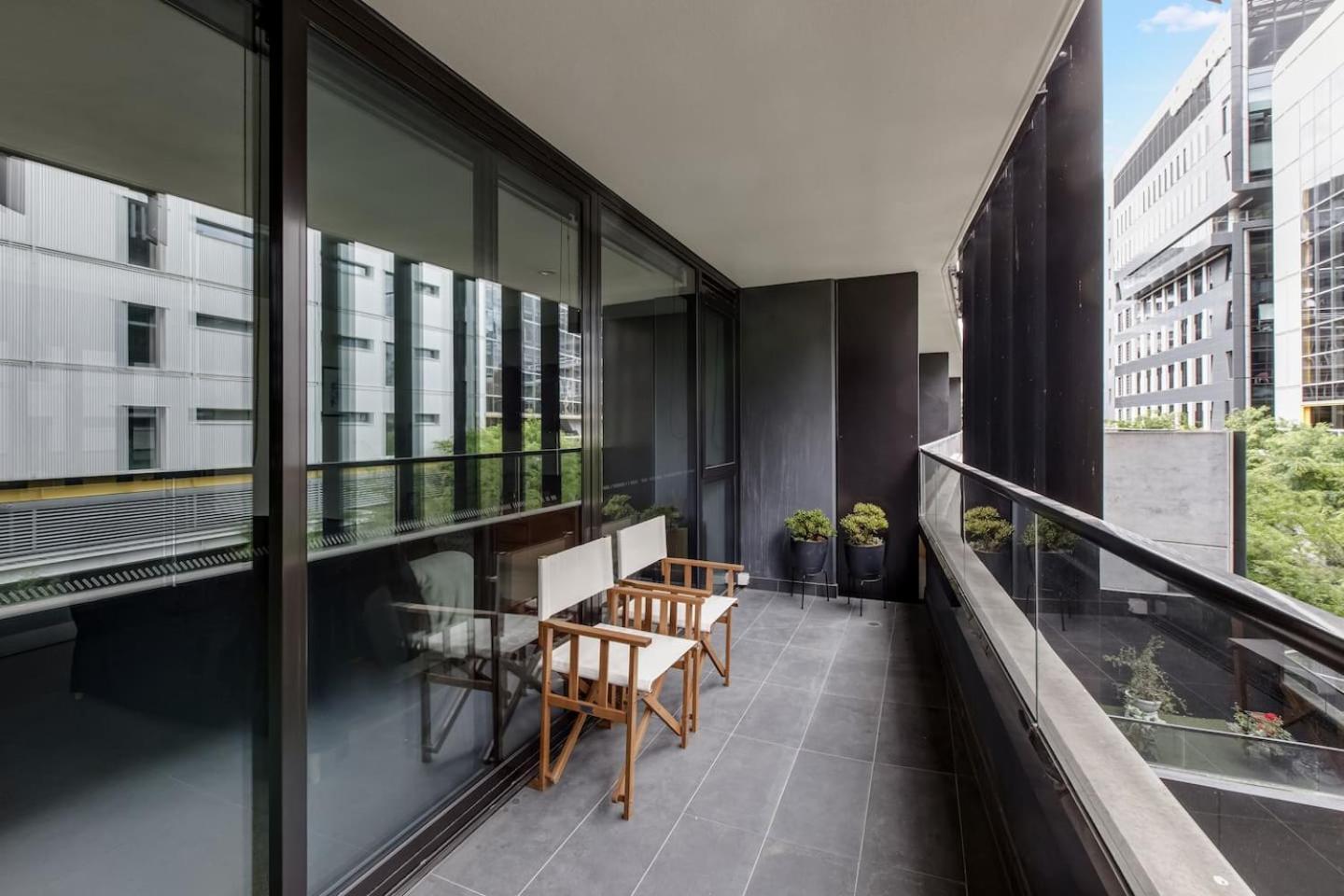 Apartment Bourke St Beckons - A Cosy Inner-city Locale Melbourne