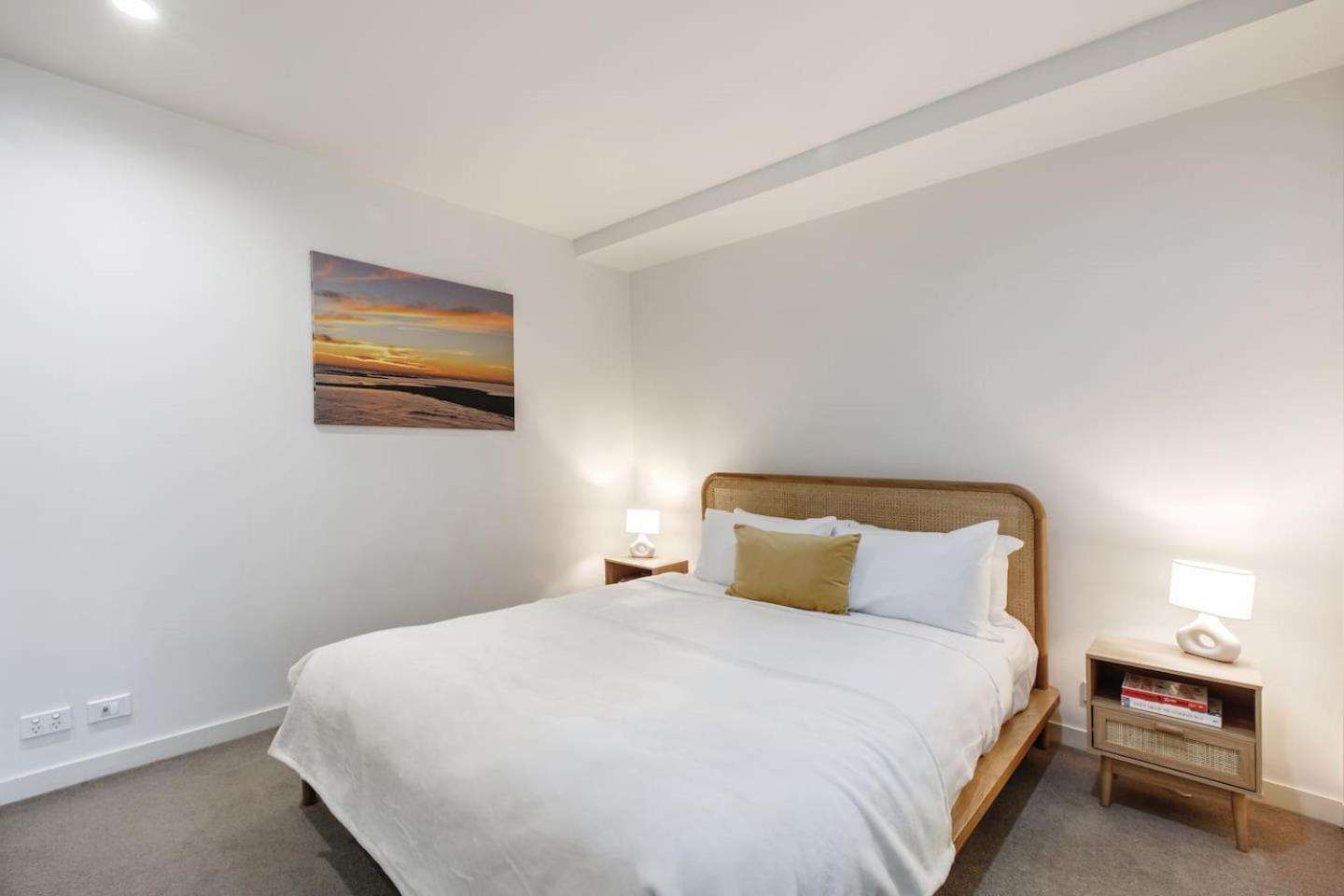 Bourke St Beckons - A Cosy Inner-city Locale *