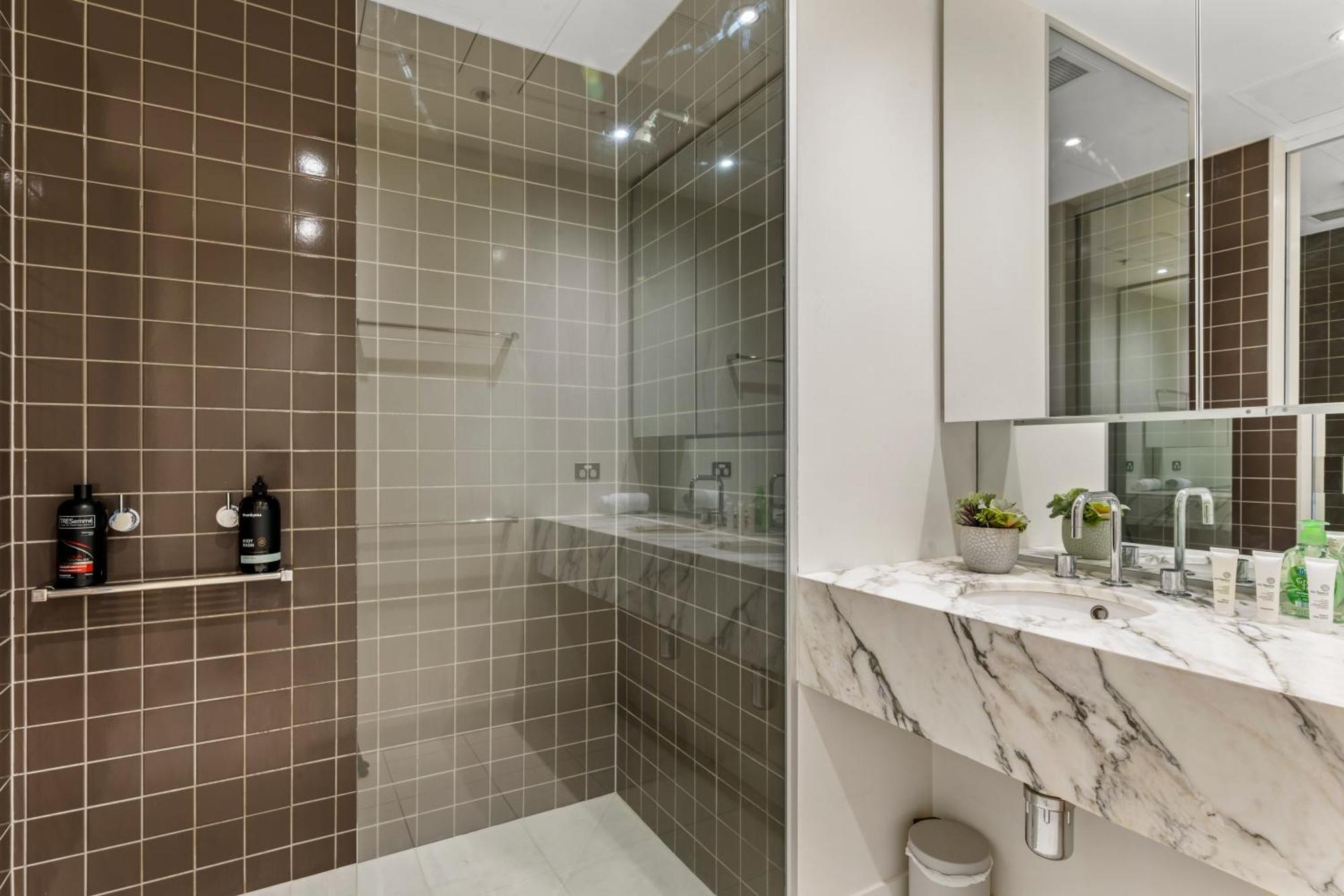Apartment Modern Nomads Waterfront Southbank Sanctuary By The Yarra River Melbourne