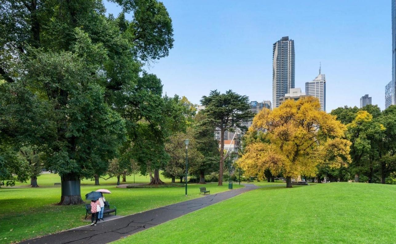 Breathtaking Views At Spacious In Cbd With Gym *