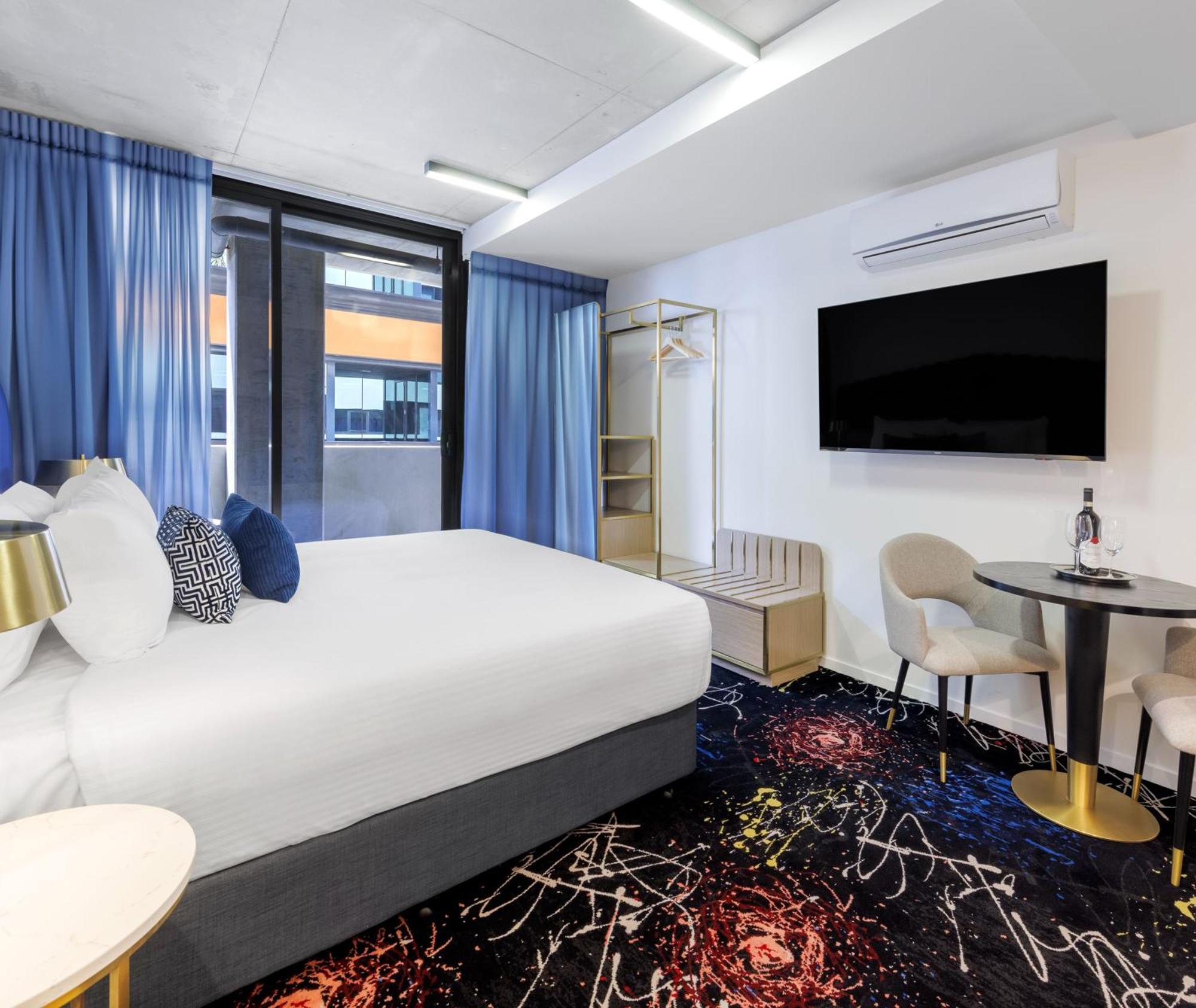 Oaks St Kilda Road 4*