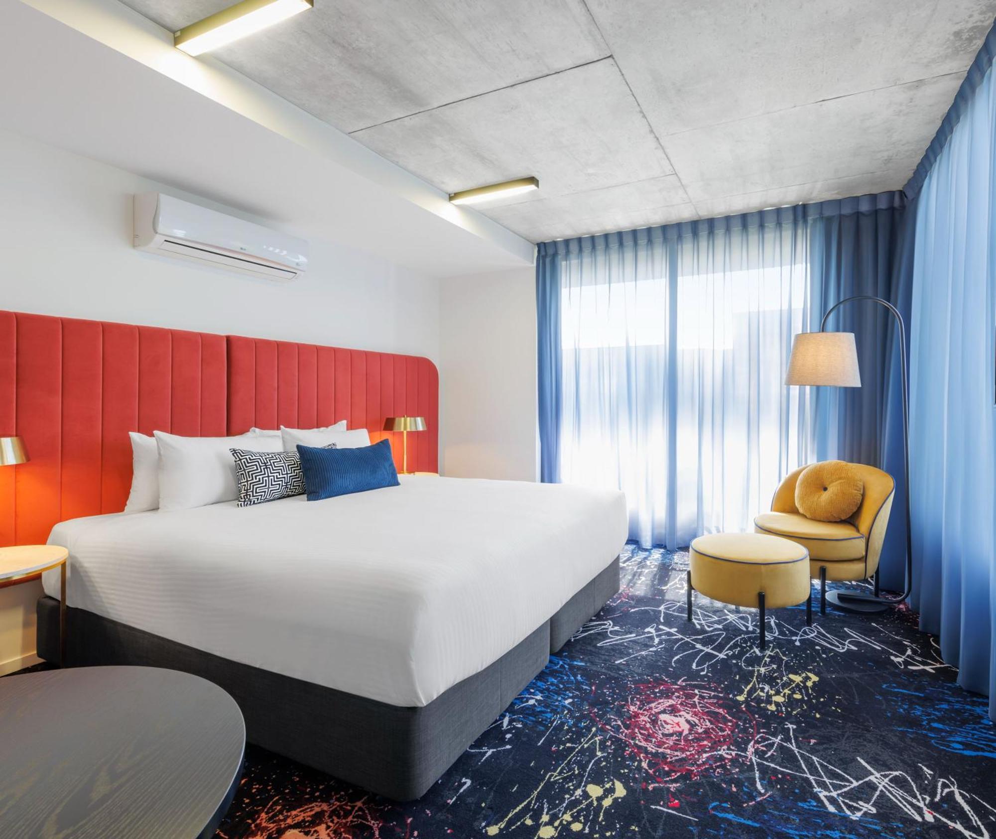Oaks St Kilda Road 4*