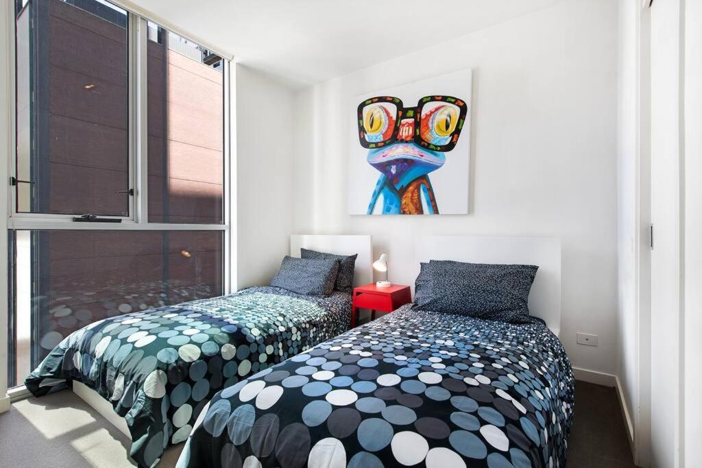 2br 2ba Cbd Retreat-best Location - 1 Car Space Apartment *