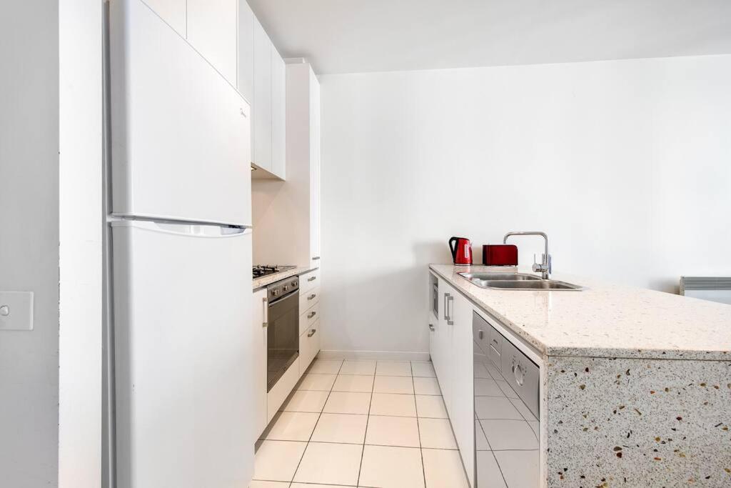 2br 2ba Cbd Retreat-best Location - 1 Car Space Melbourne