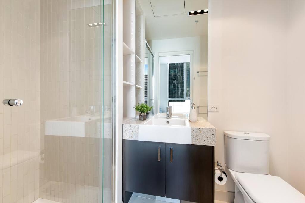 2br 2ba Cbd Retreat-best Location - 1 Car Space Apartment *