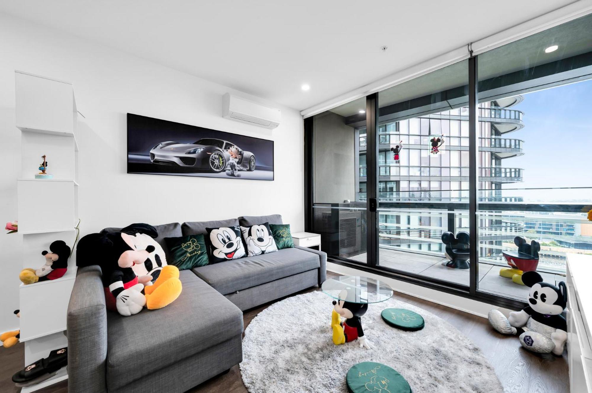 Wonderland Escape Apartment