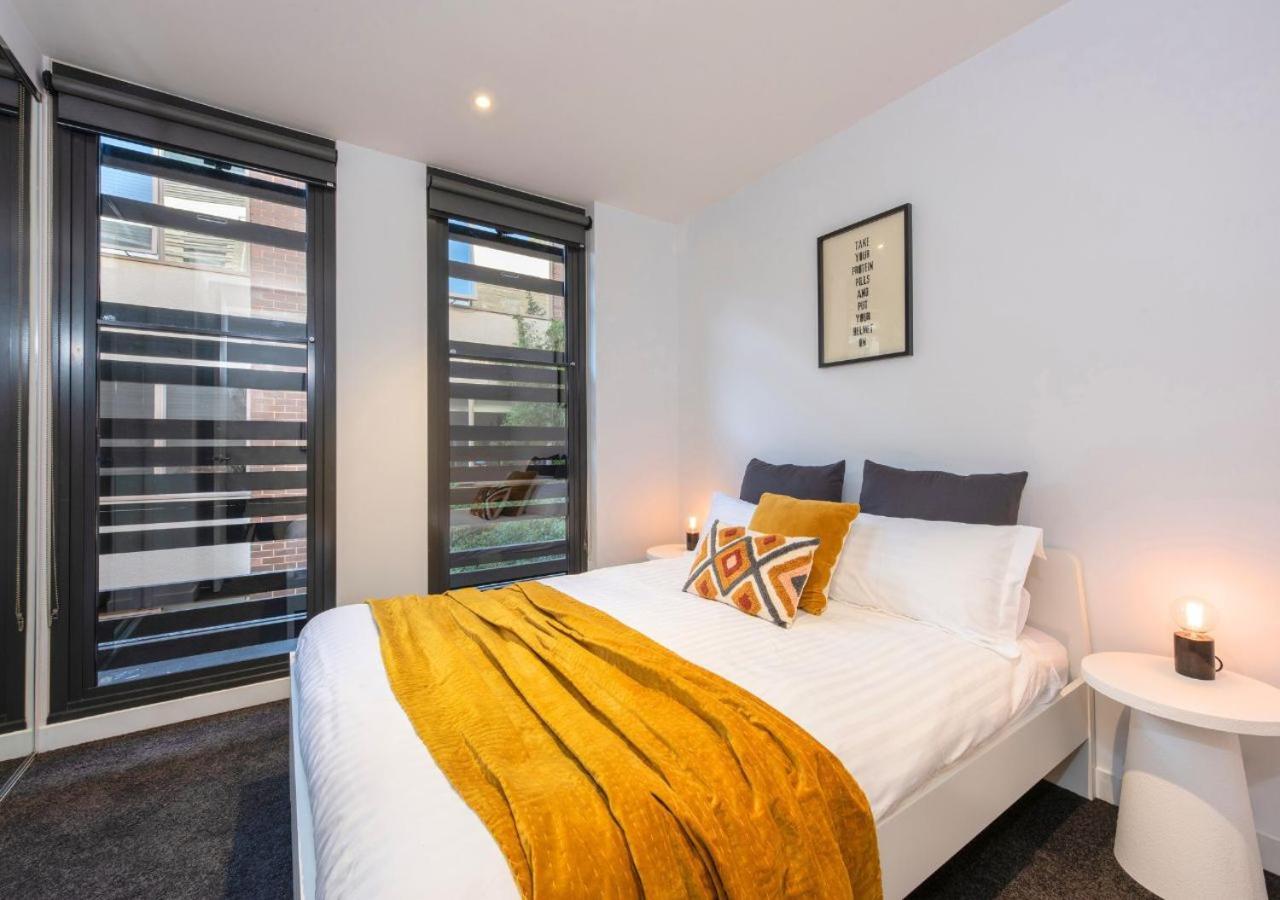 Elwood Stylish In Botanical Location Near *