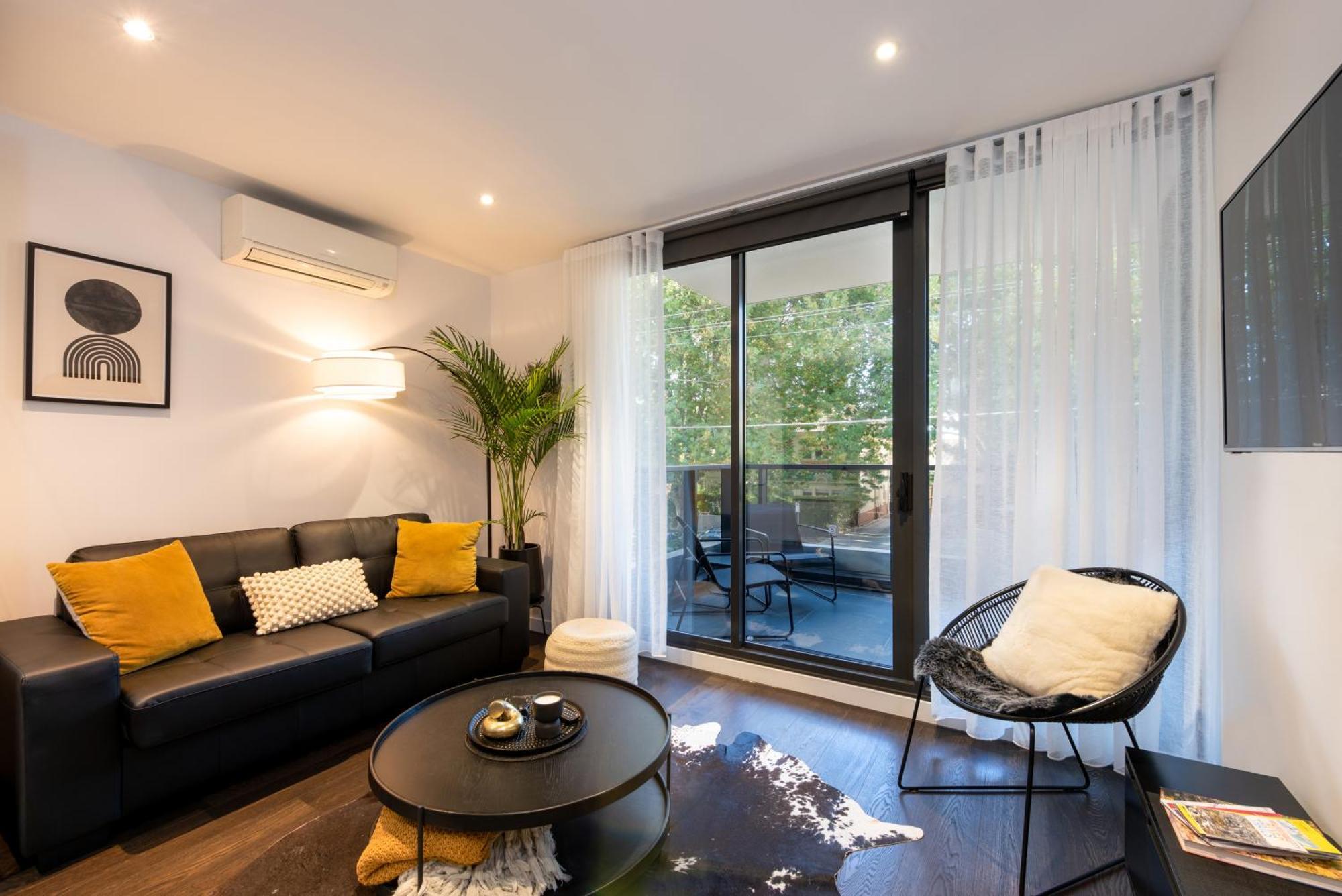 Elwood Stylish In Botanical Location Near Apartment