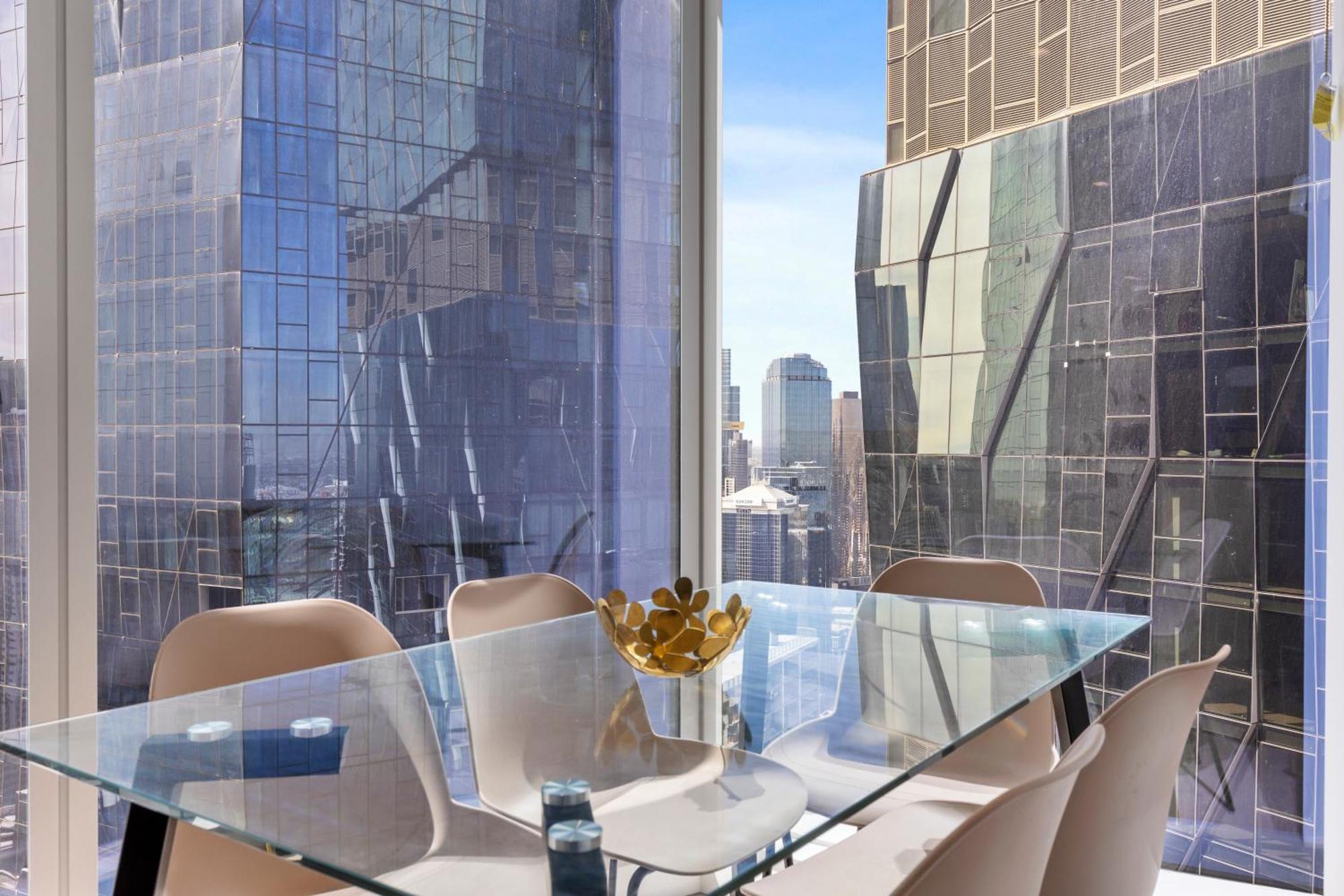 Brand New Cbd Area Lvl 59 W Views! Apartment *
