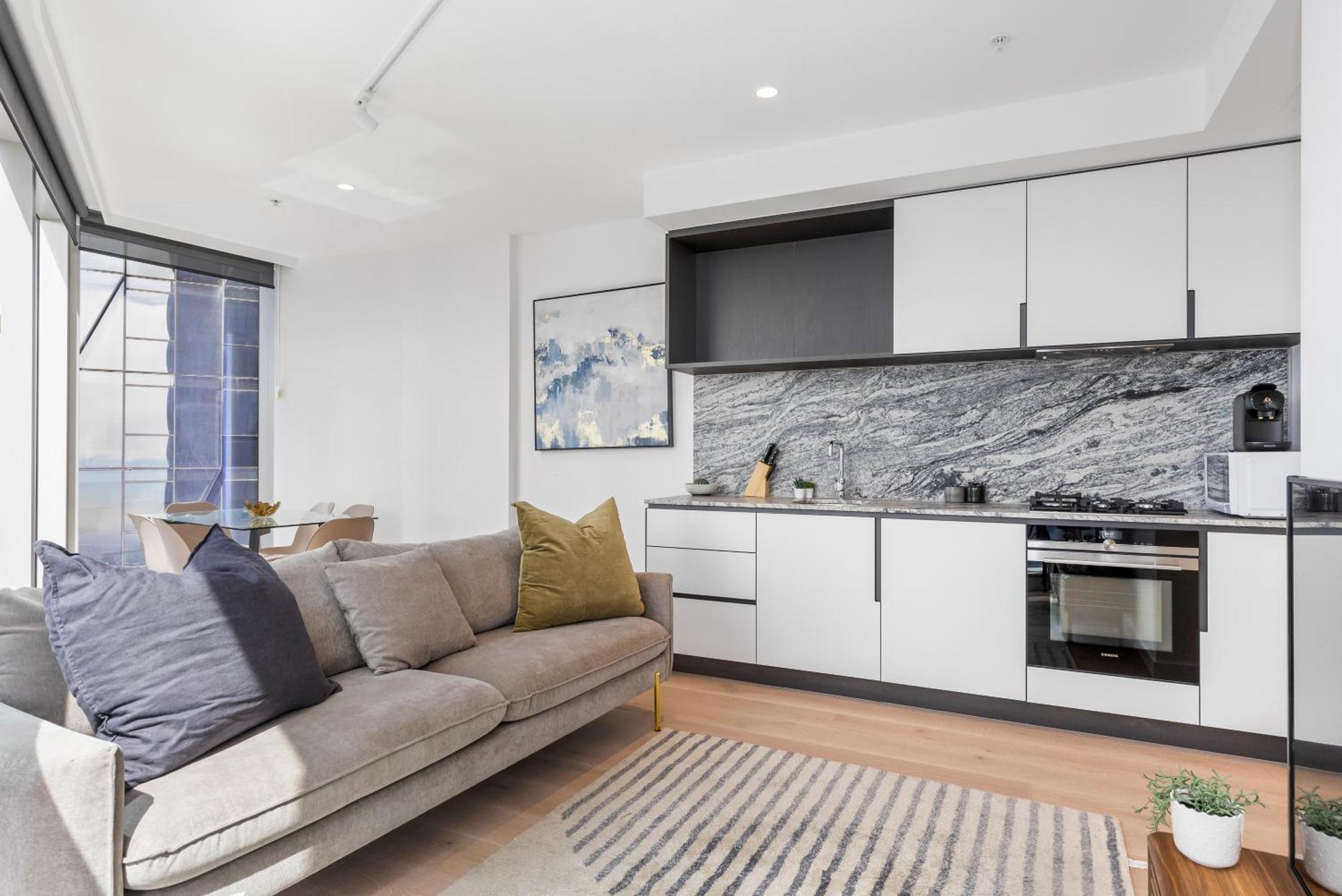 Brand New Cbd Area Lvl 59 W Views! * Melbourne