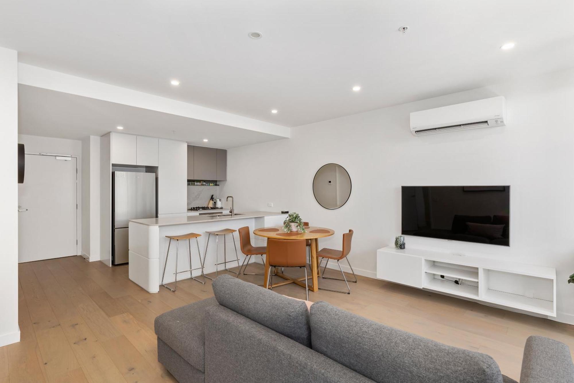Spacious & Bright Near Major Hospital Precinct * Melbourne