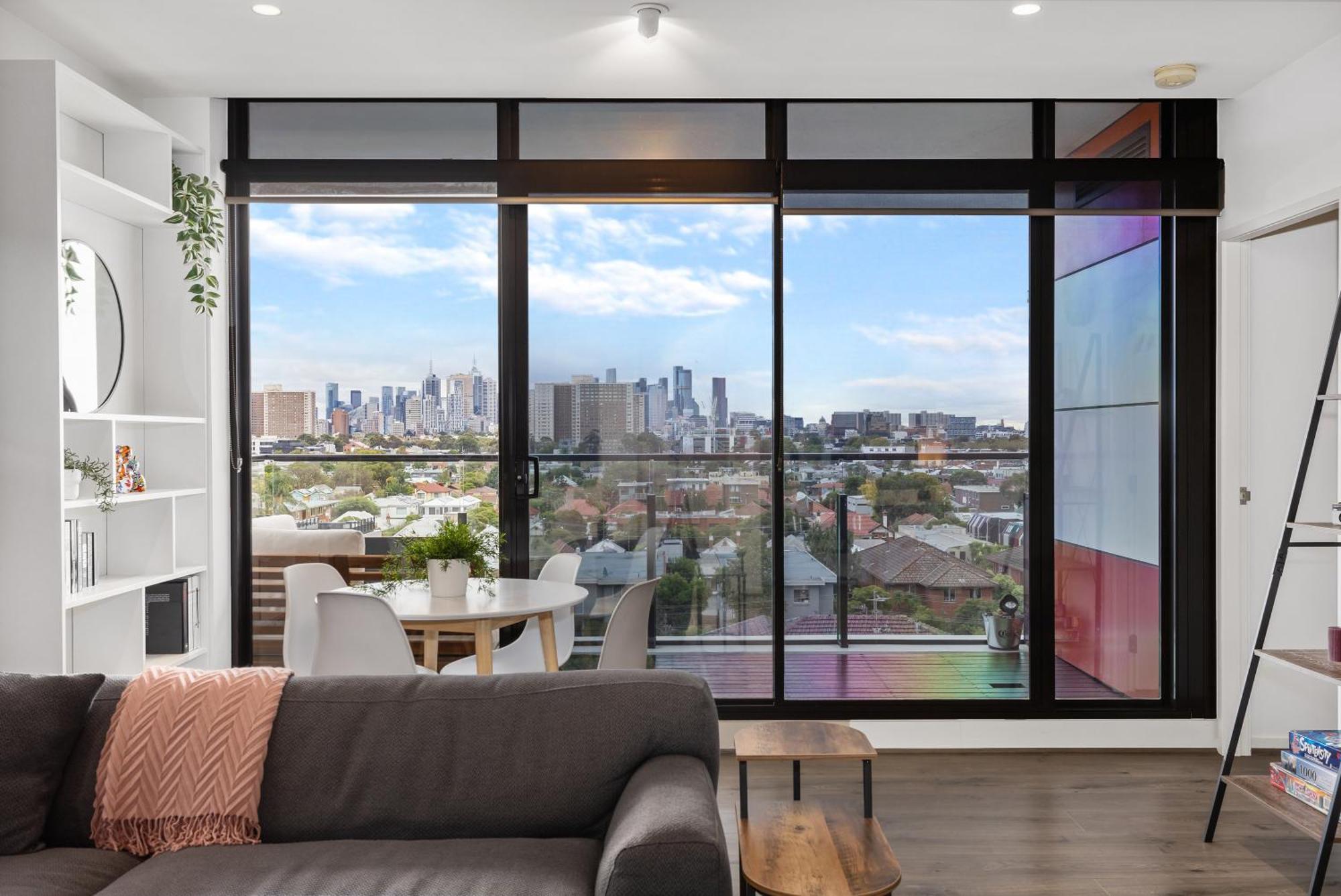Stunning Views W Balcony & Study Desk!