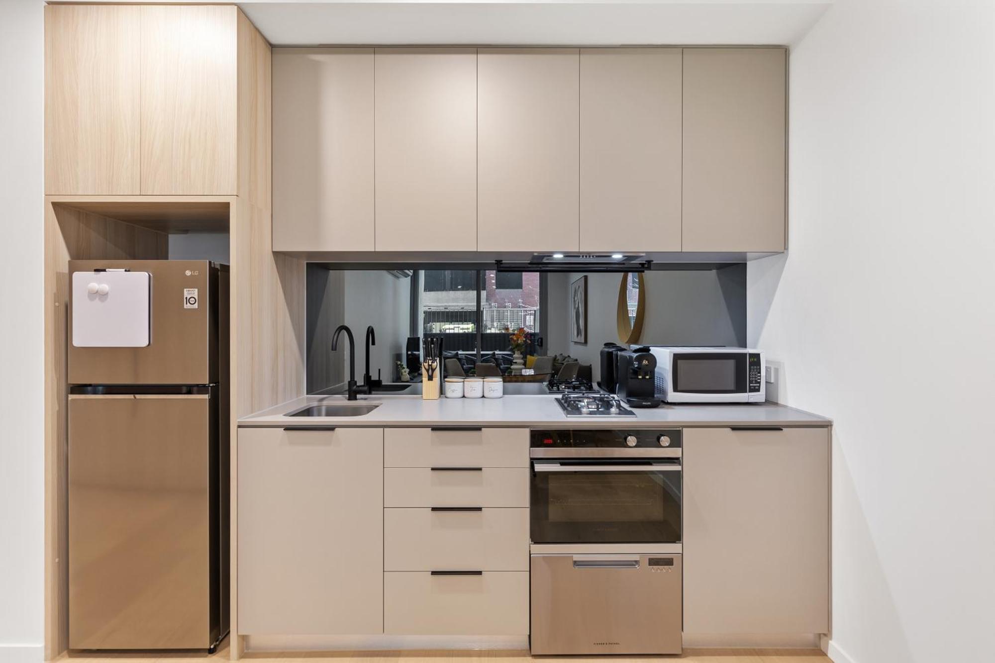 Stylish 1br In Trendy Area W Big Balcony & Parking Apartment
