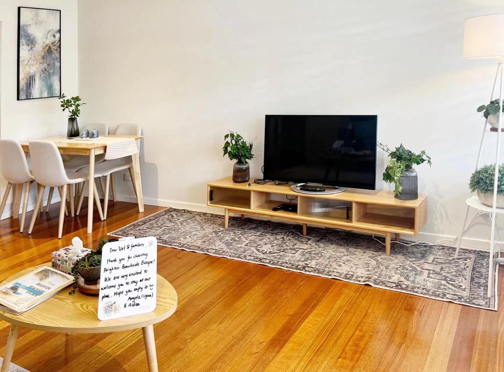 Brighton Beachside Escape Apartment *