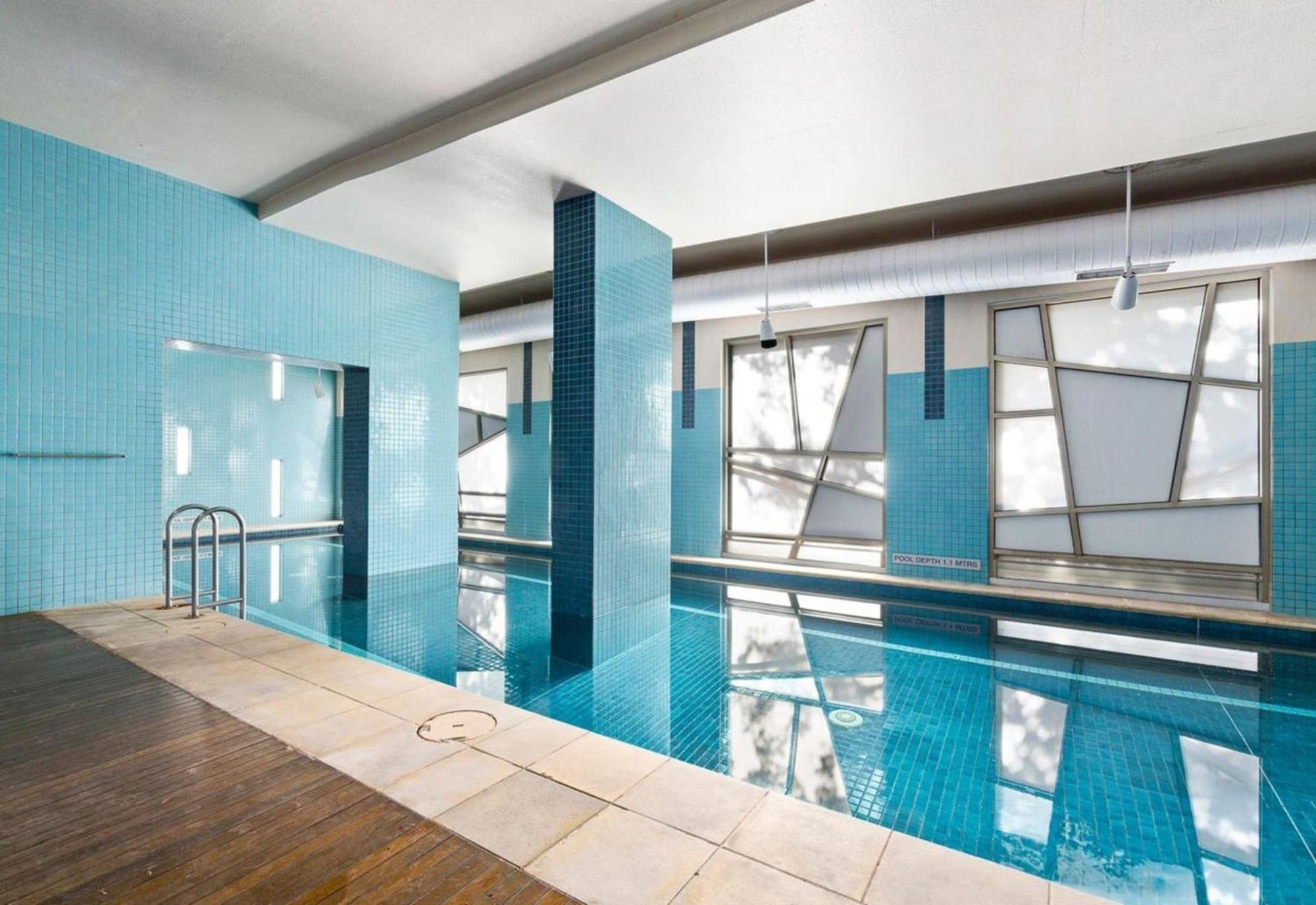 Apartment Readyset At The Summit Melbourne