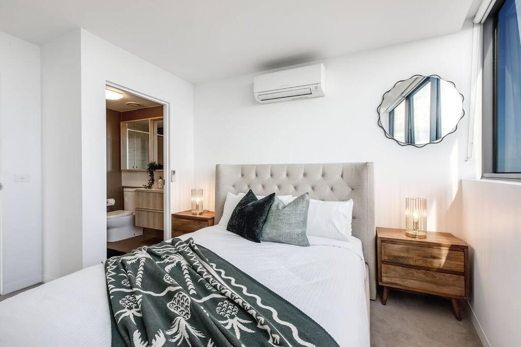 Apartment Lux Sky High Beachside Haven By Ready Set Host Melbourne