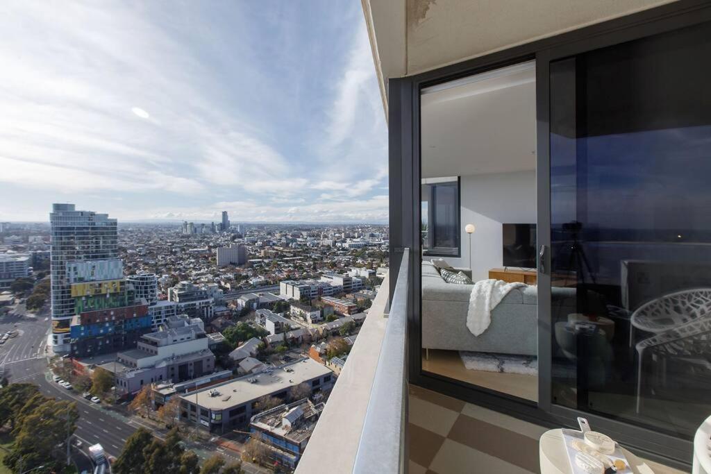 Lux Sky High Beachside Haven By Ready Set Host *