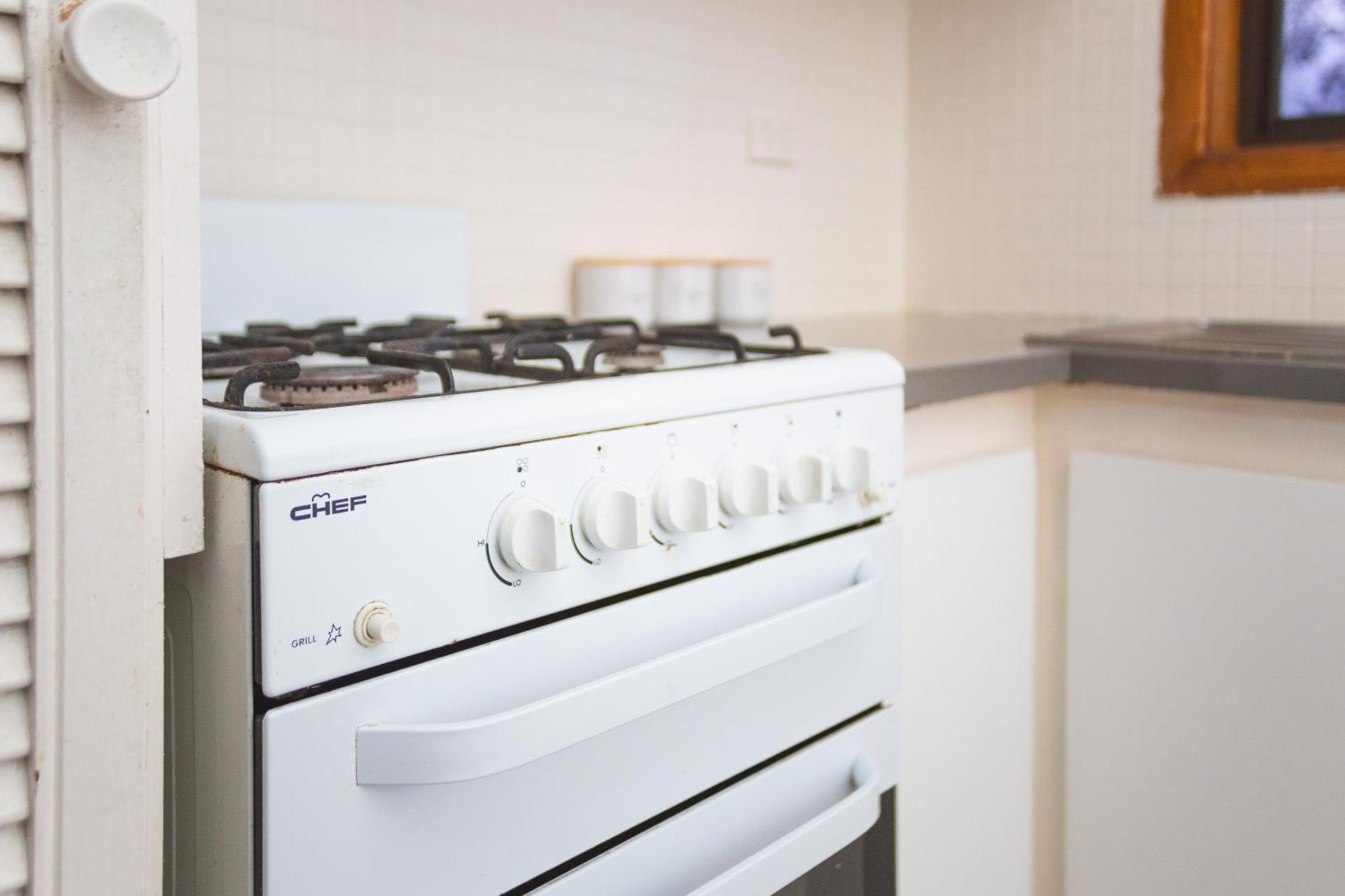 Apartment Next To Train Station! Cbd 12 Km! Melbourne