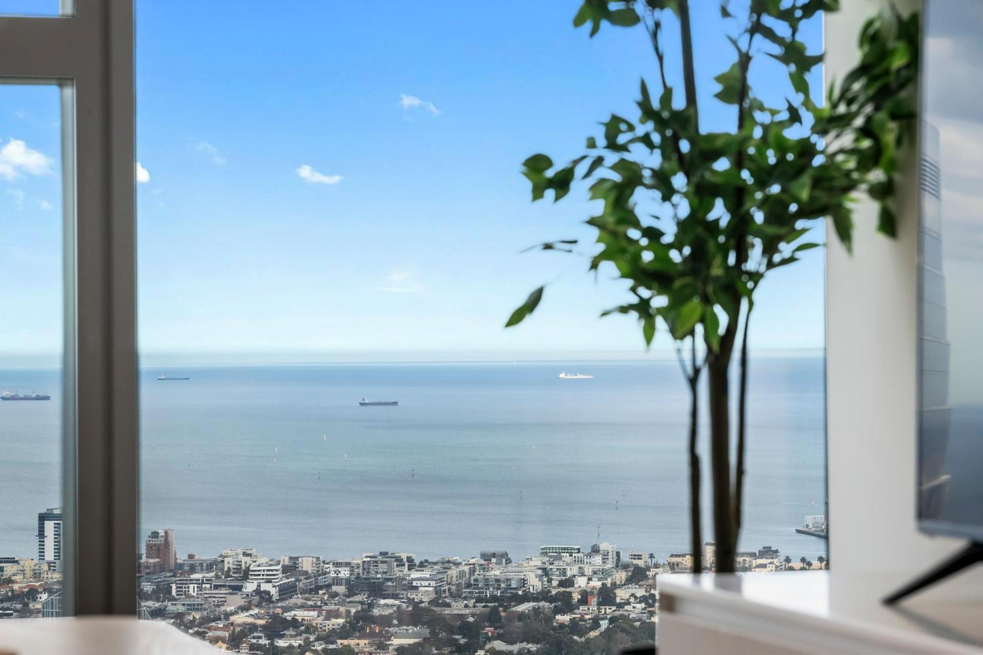 Breathtaking And Bay Views Location * Melbourne
