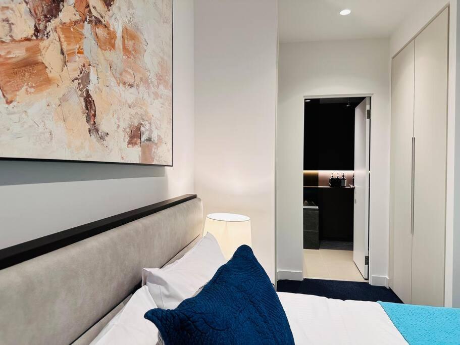 Royal Executive Living Corporate Sky West Side Place * Melbourne