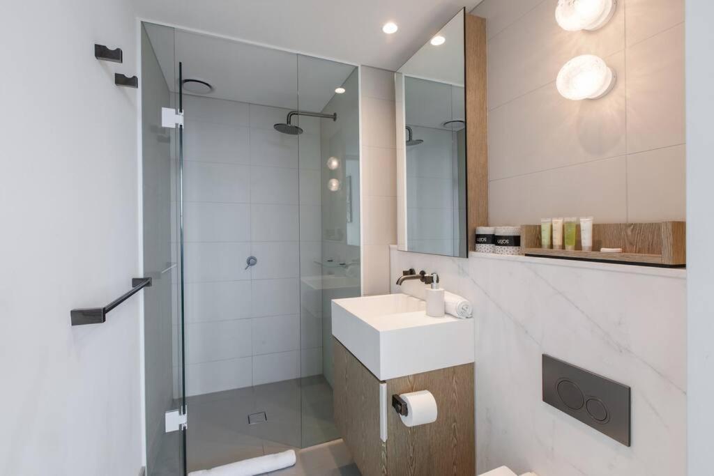 Breathtaking Views - Spacious 2br Ensuite In Heart Of Cbd Apartamento