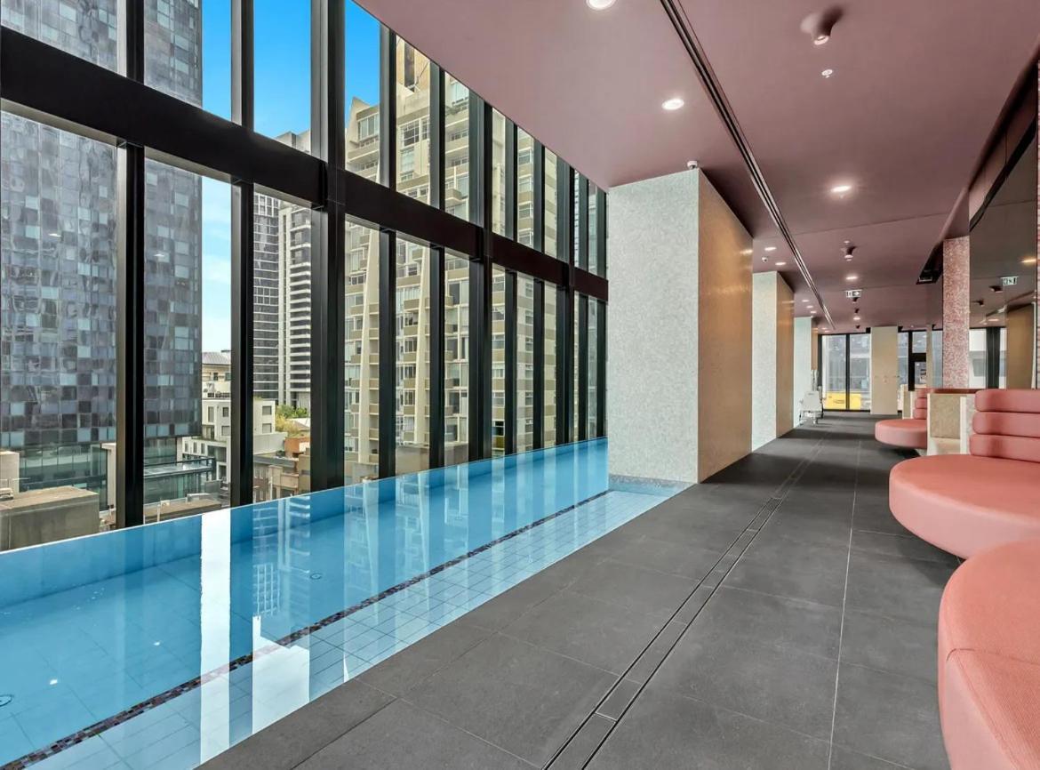 Cbd Central 3-bedroom 2 Baths 5 Beds Pool Sauna Gym Carpark City Sky View Melbourne