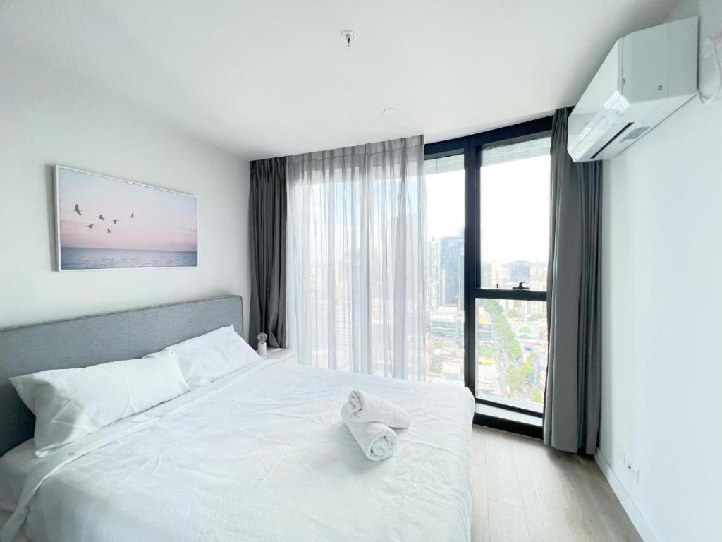 Cbd Central 3-bedroom 2 Baths 5 Beds Pool Sauna Gym Carpark City Sky View Melbourne