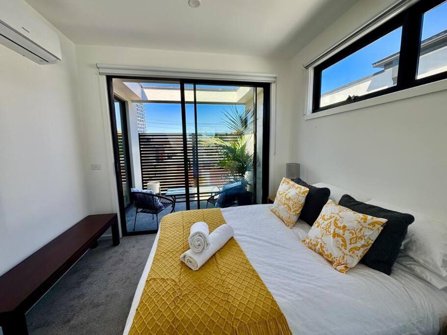 Footscray Retreat - Full House & Parking Apartment *