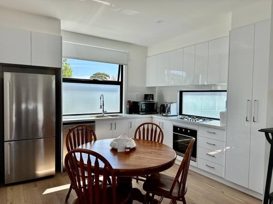 Apartment Footscray Retreat - Full House & Parking Melbourne