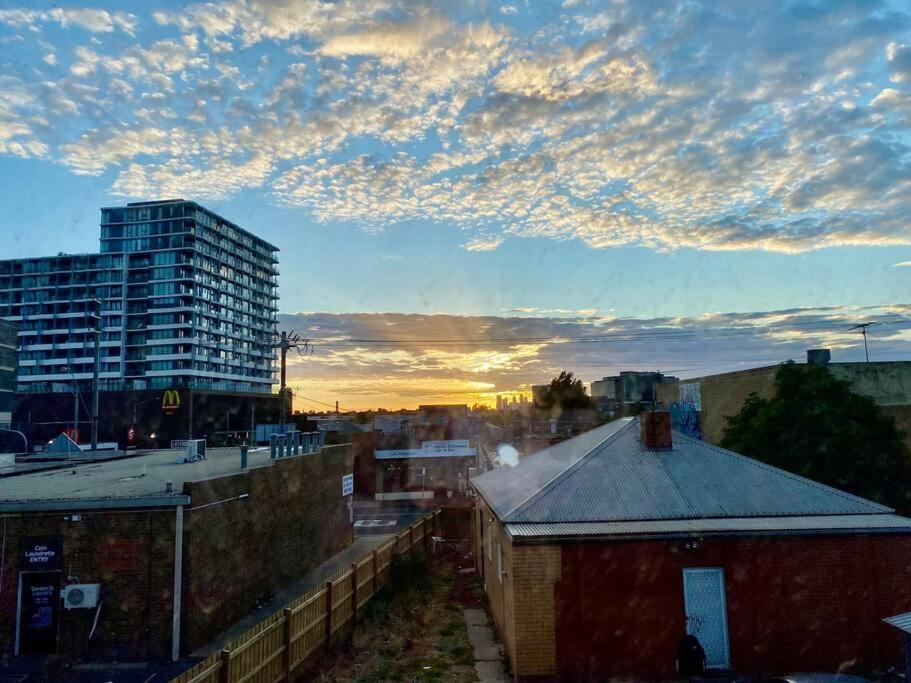 Footscray Retreat - Full House & Parking