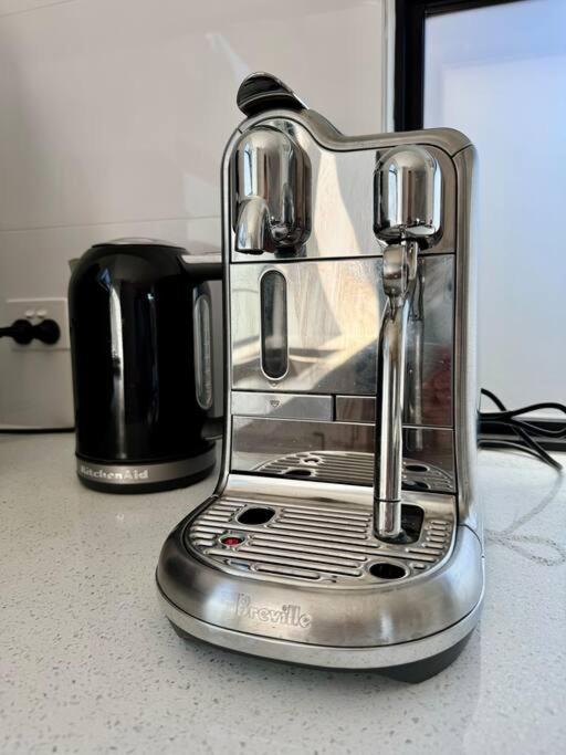 Footscray Retreat - Full House & Parking Apartment Melbourne