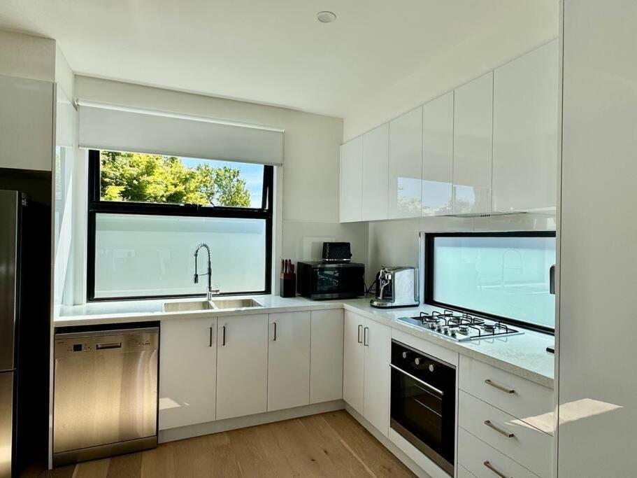 Footscray Retreat - Full House & Parking * Melbourne