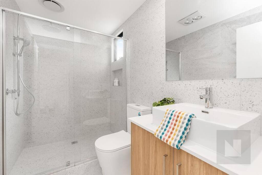 Footscray Retreat - Full House & Parking