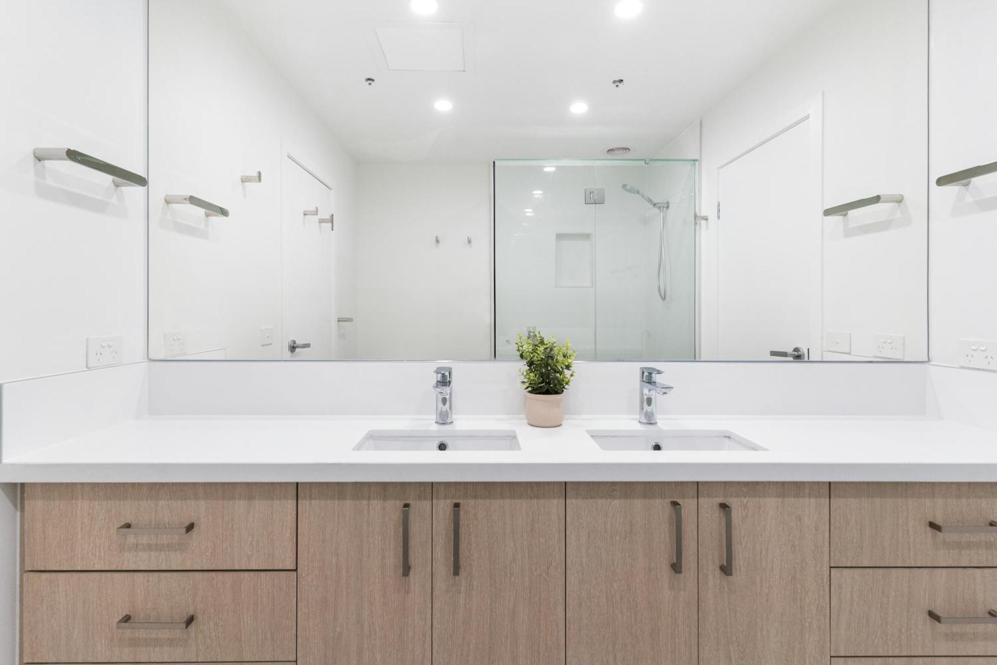 Spectacular William St - Sleeps 12 * Melbourne