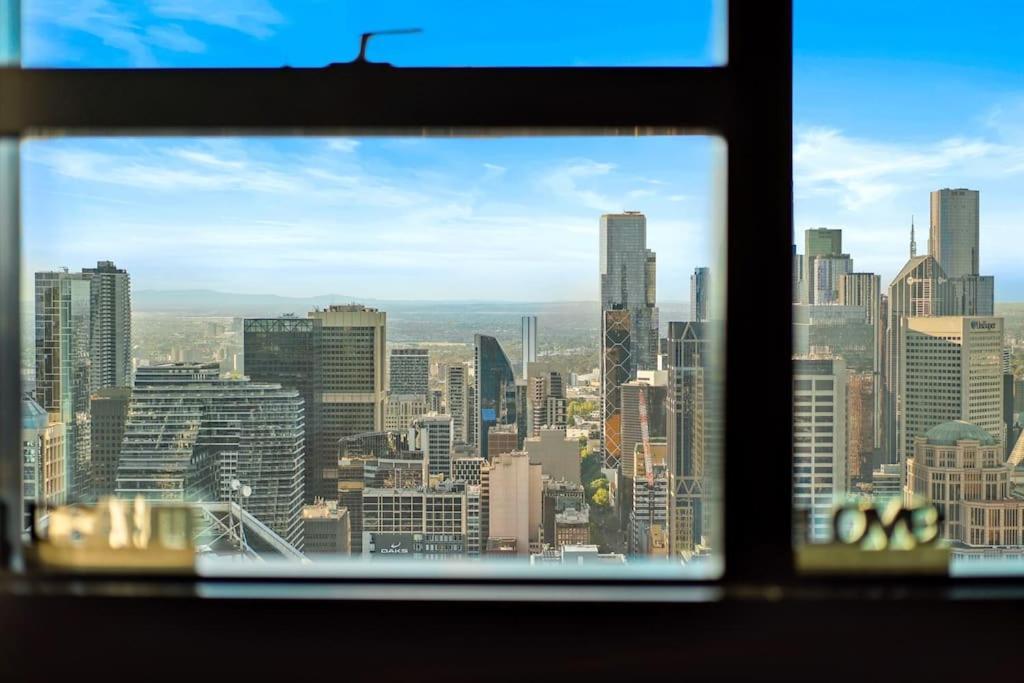 Prime Skyline Living With 120-degree Views 2b2b1c *