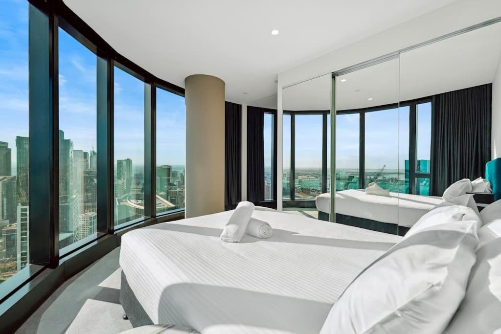 Prime Skyline Living With 120-degree Views 2b2b1c Melbourne
