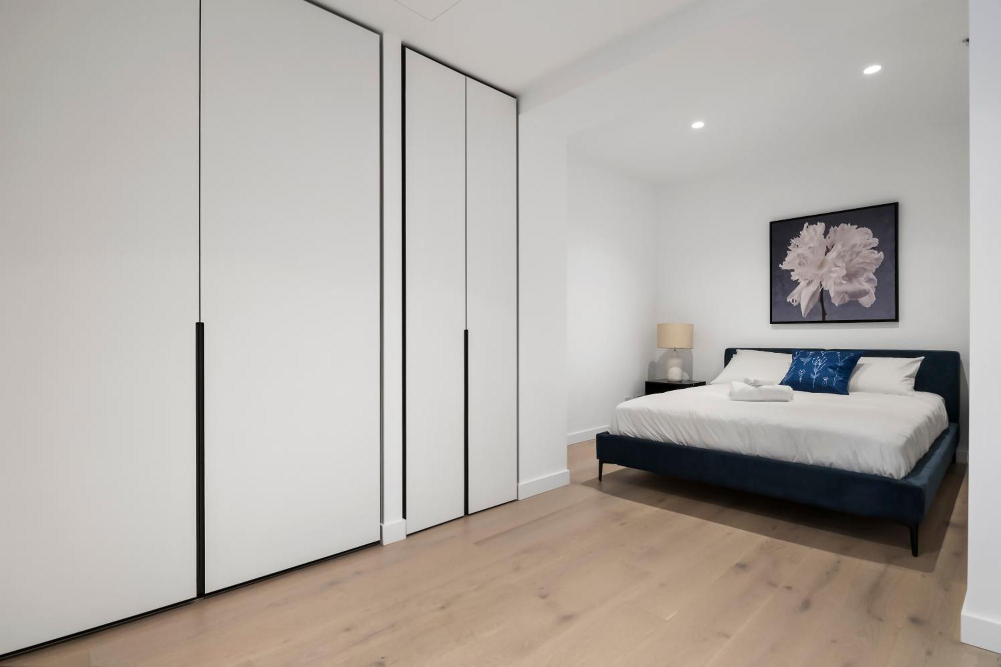 Modern And Stylish In Location W Pool And Gym Apartment