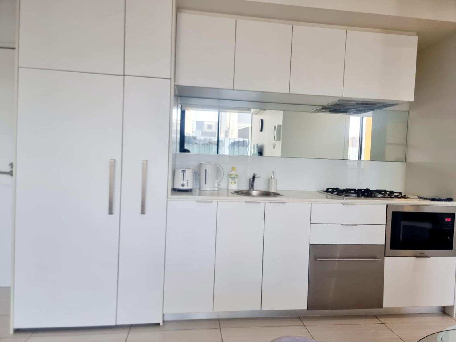 Retreat With Amazing Views And Free Parking Apartment