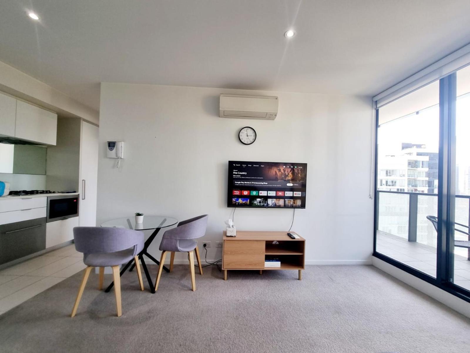 Retreat With Amazing Views And Free Parking *