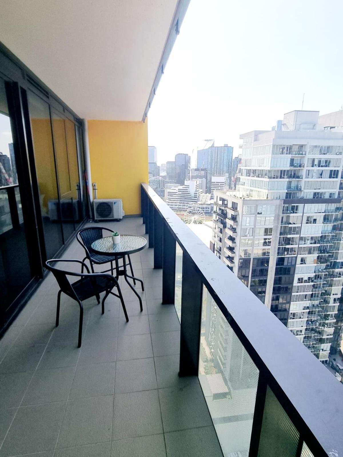 Retreat With Amazing Views And Free Parking