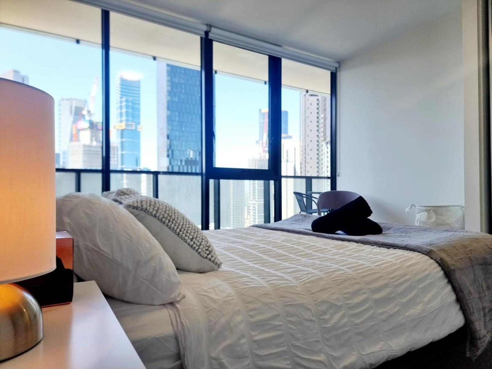 Apartment Retreat With Amazing Views And Free Parking *