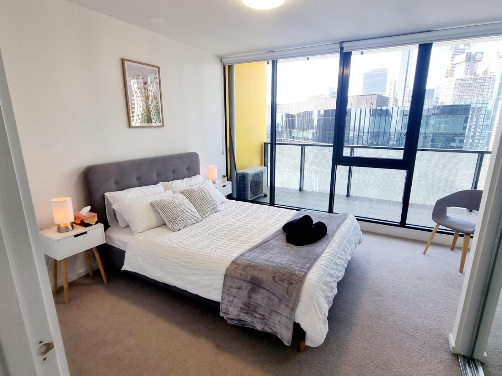 Retreat With Amazing Views And Free Parking *