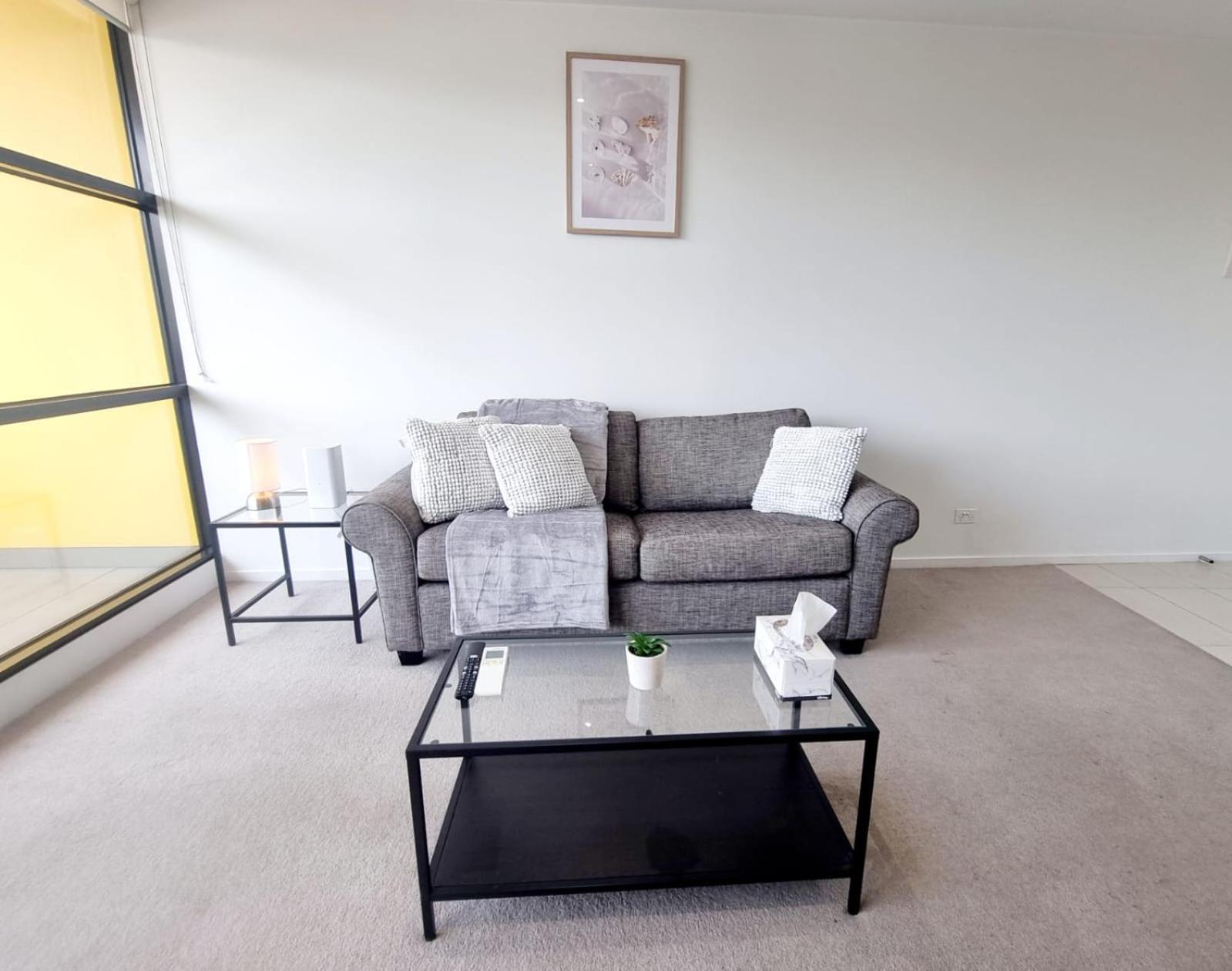 Retreat With Amazing Views And Free Parking Apartment
