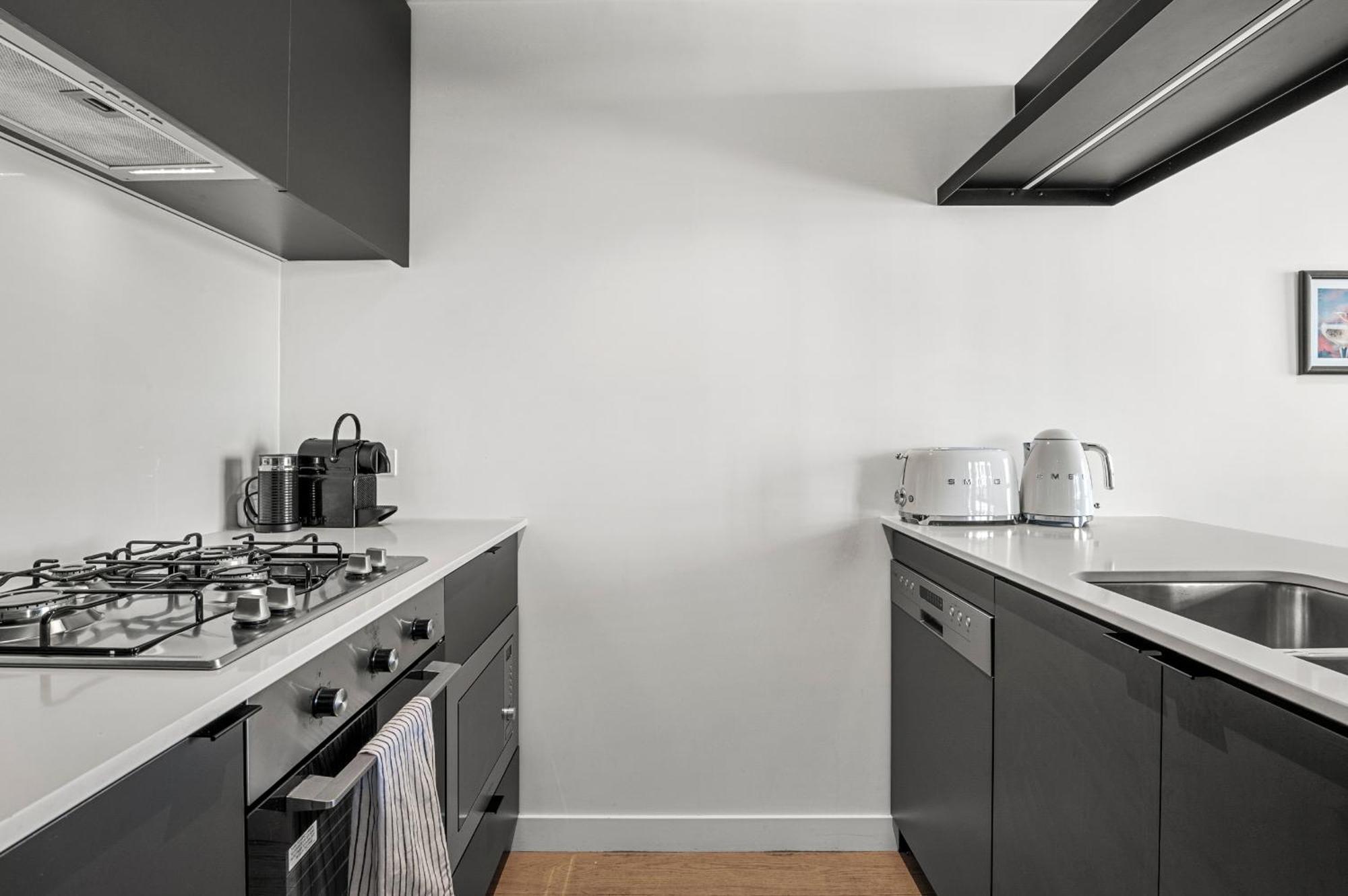 Light-filled Artistic Retreat *