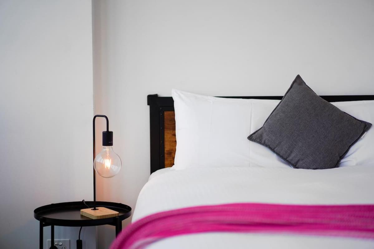 Stylish City-view 1br In St Kilda *