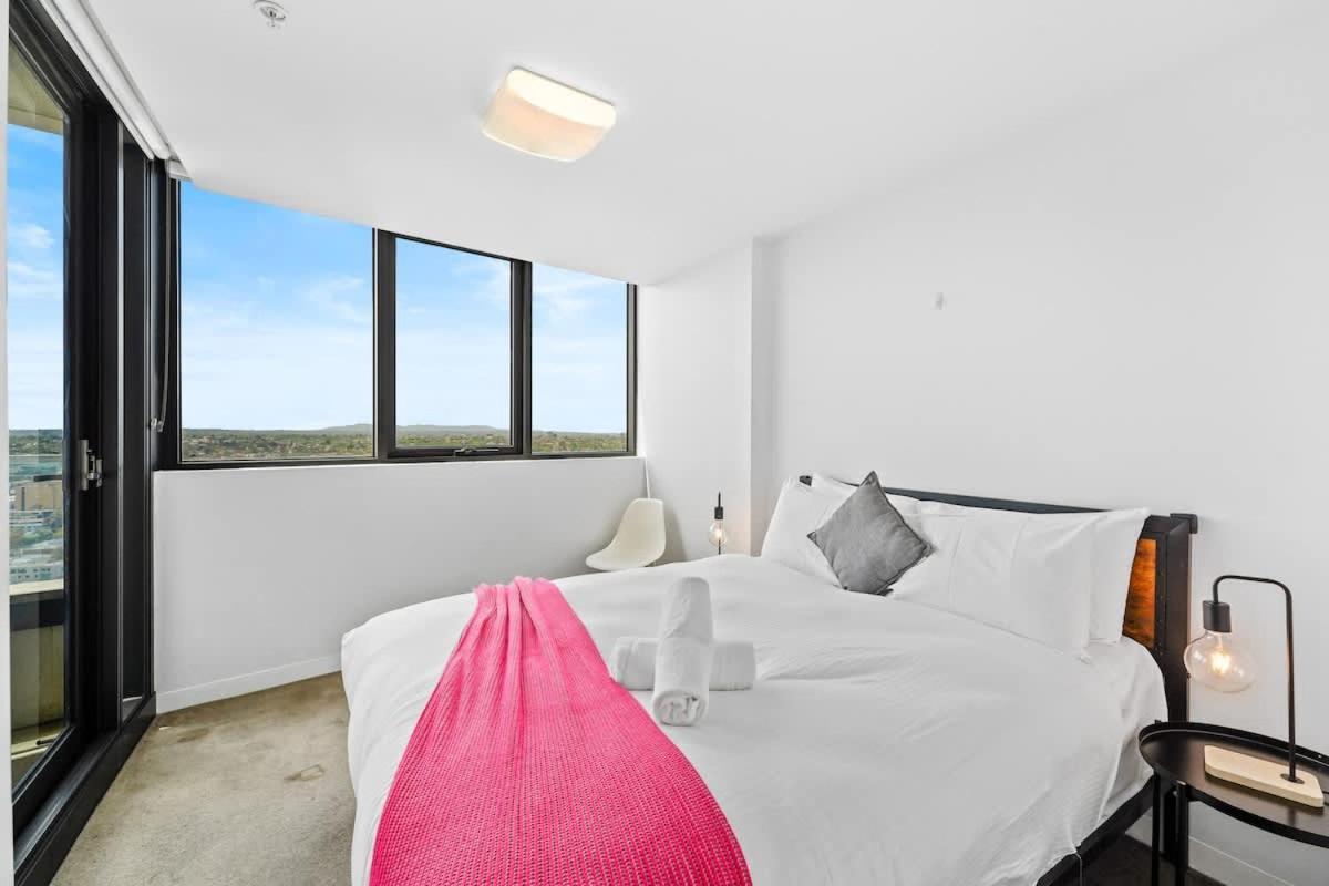 Stylish City-view 1br In St Kilda Apartment