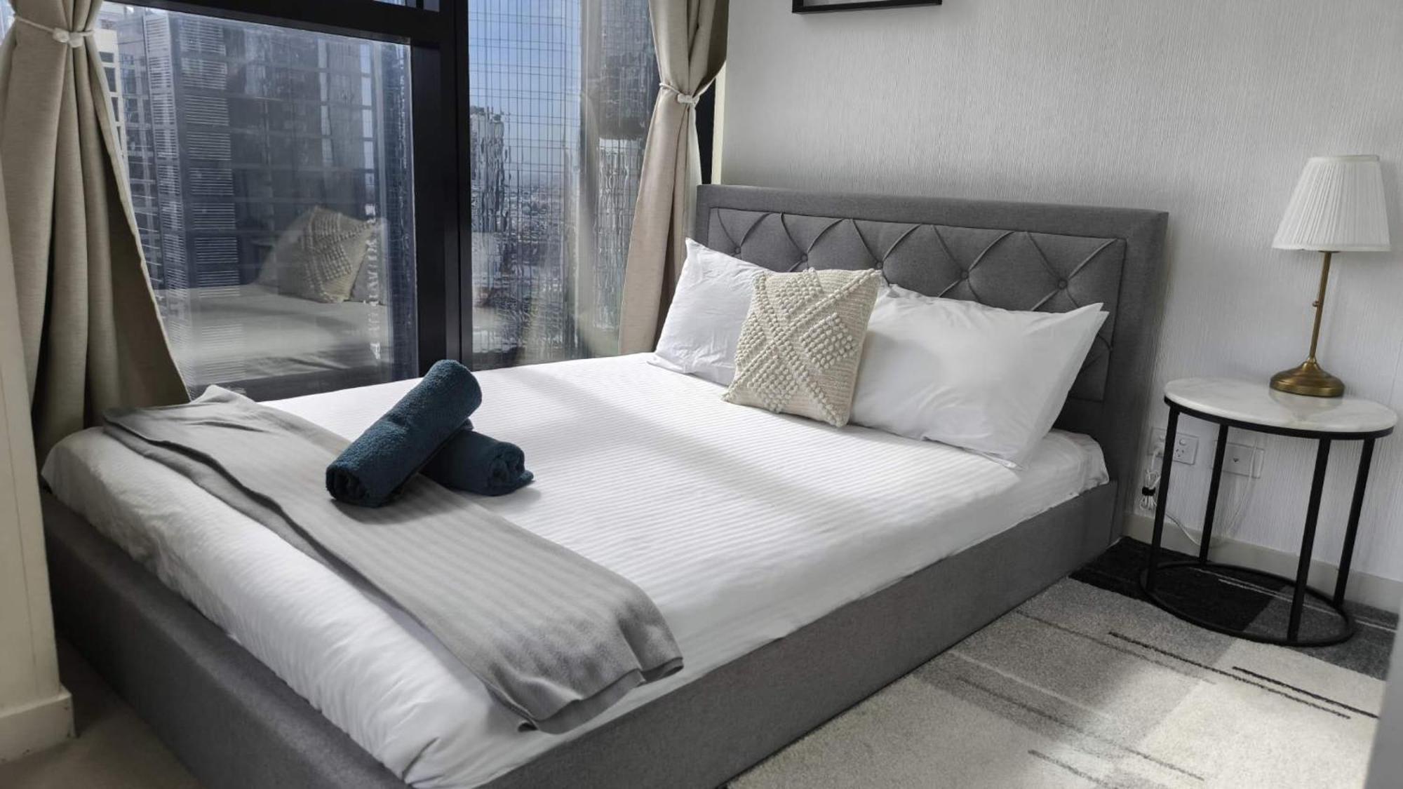 Cozy Cbd 2 Bedroom With Car Park Apartment Melbourne