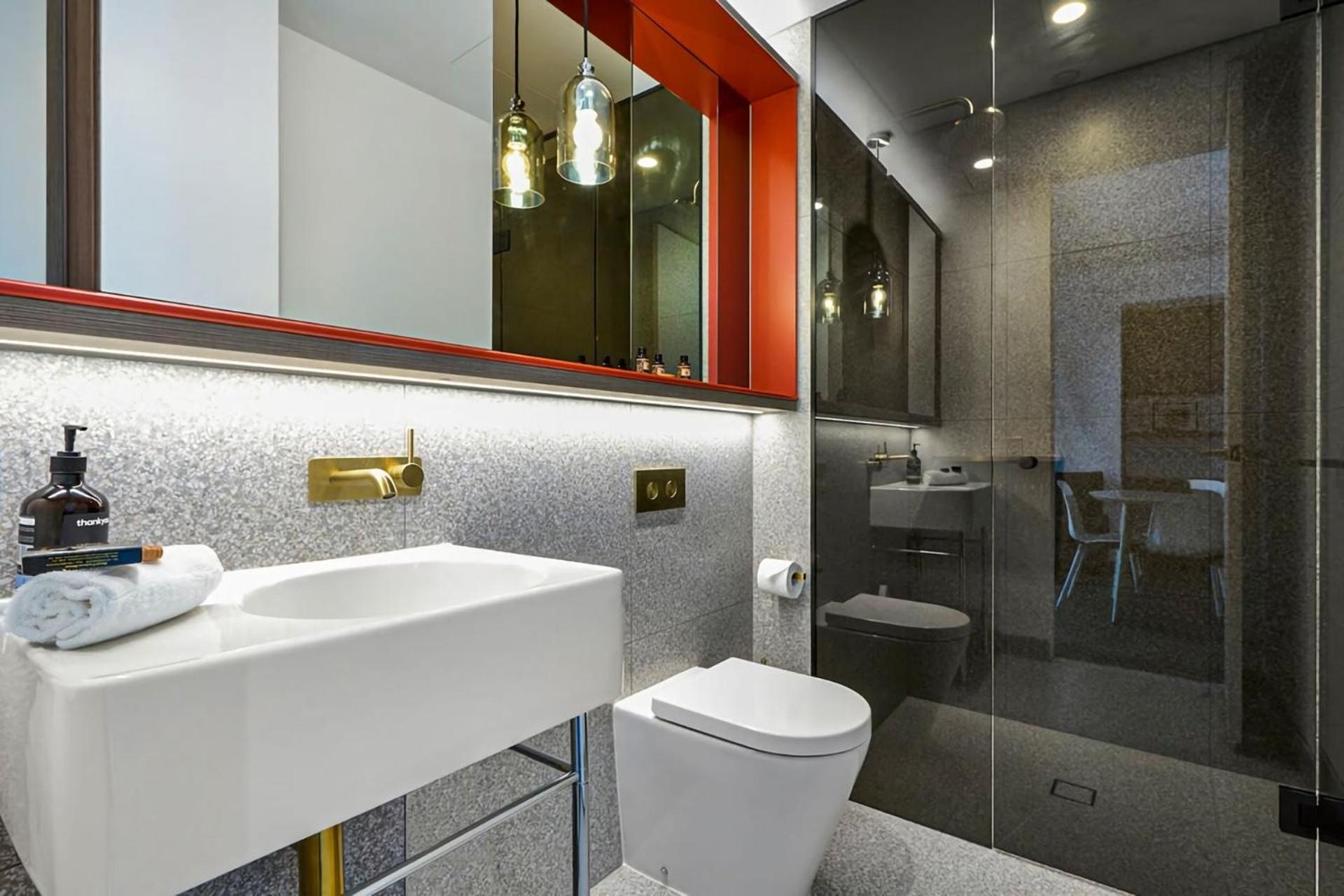 Views - 2br Gem Near Queen Vic Apartment *